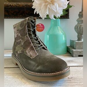 Comfortiva Renny Lace-up Boots Women’s ✨ Army Green | Olive Size 8M | camou